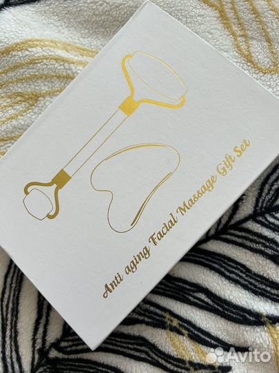 Нефритовый массажер для лица и тела