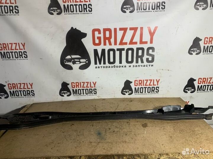 Решетка под лобовое стекло Renault Duster HS F4R