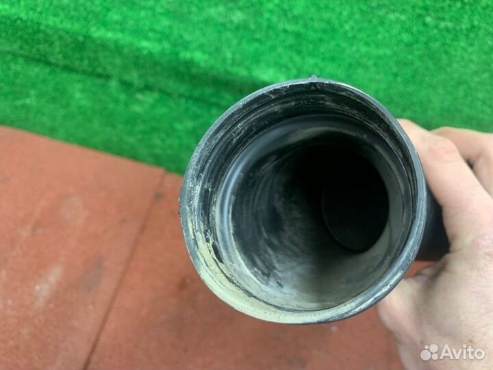 Патрубок воздушного фильтра Skoda Rapid 1 седан