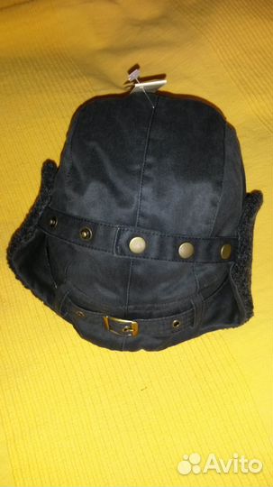 Шапки: ушанка и подростковая пингвин с варежками