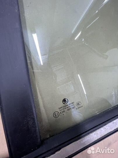 Стекло с уплотнителем