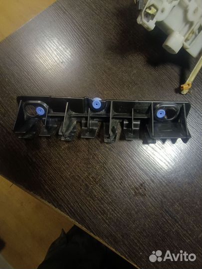 Крепление заднего бампера правое лада ларгус