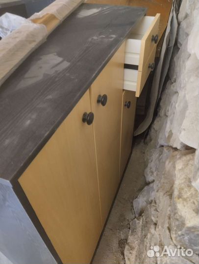 Остатки мебели и комплектующих