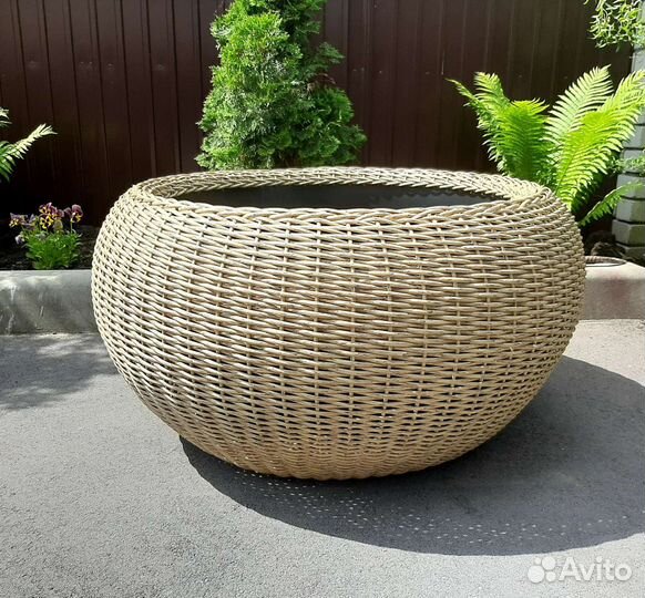 Кашпо из ротанга