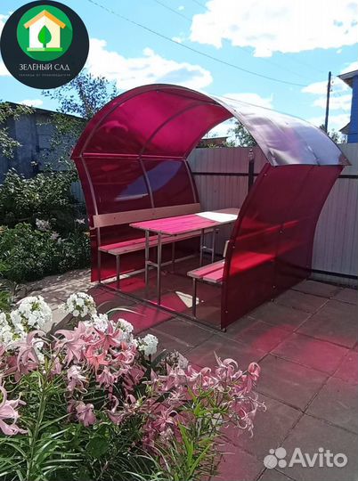 Беседка с мебелью