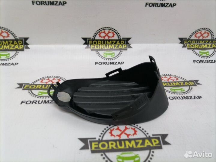 Накладка (заглушка) на птф передняя правая Ford