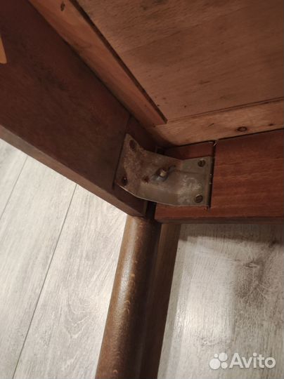 Стол старинный