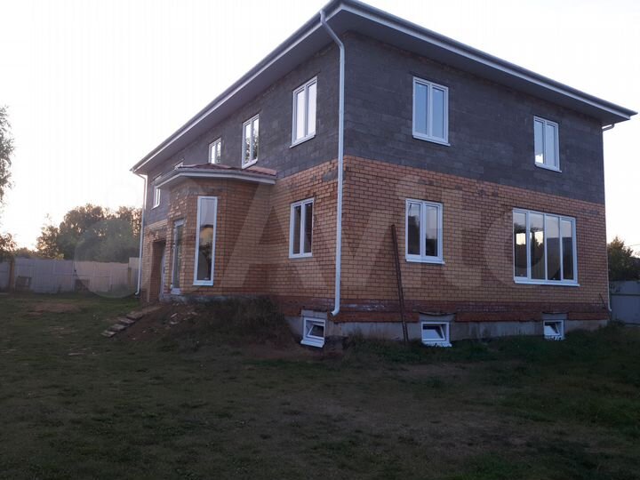 Коттедж 403 м² на участке 11 сот.