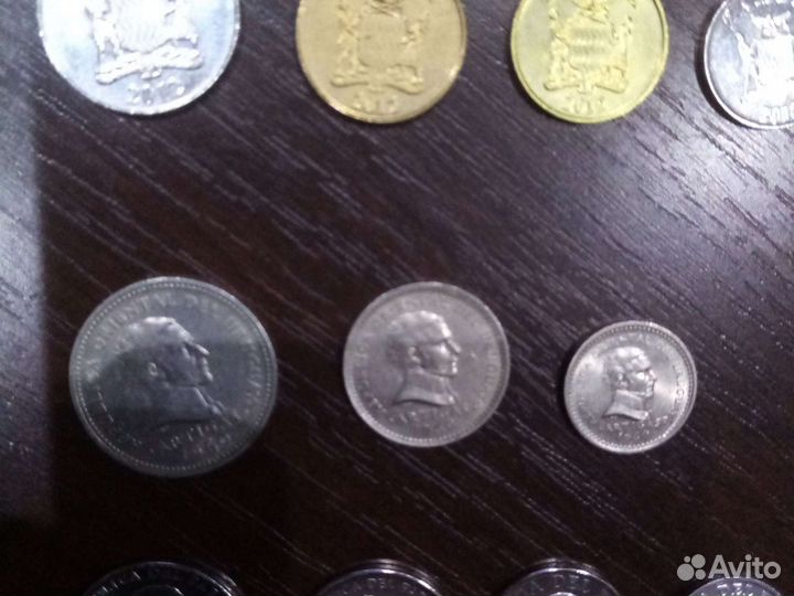 Наборы монет, Замбии, Уругвая, Парагвая, Сингапура