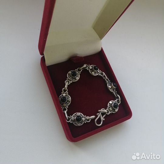 Серебряный браслет с кабашонами