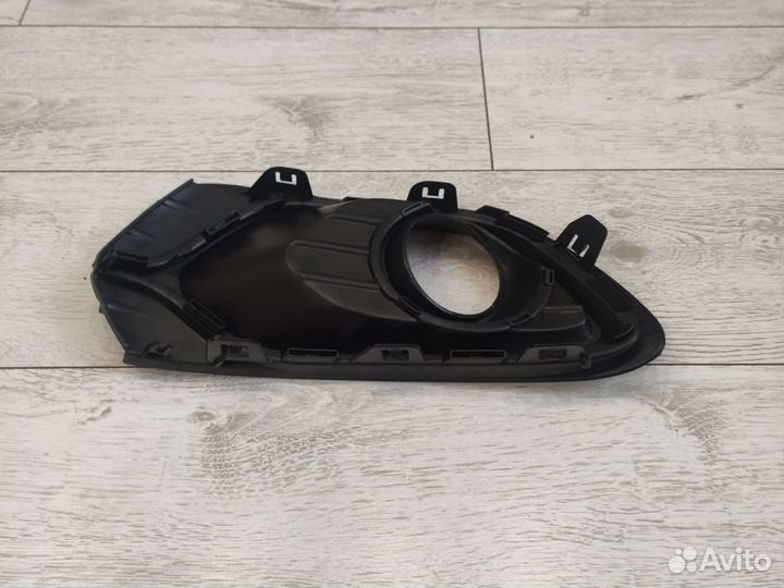 Оправа окантовка птф правая renault logan 2 14-18