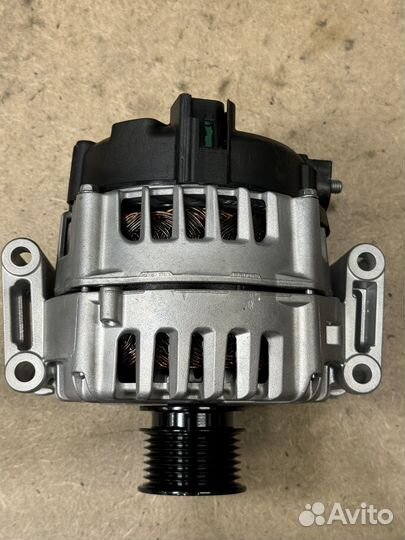 Оригинальный генератор Mercedes A0009060903 OM642