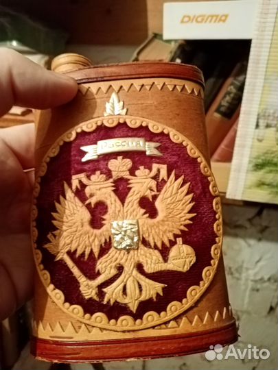 Фляжка из дерева