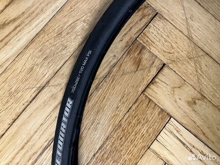 Maxxis detonator WTB thickslick 700x28c