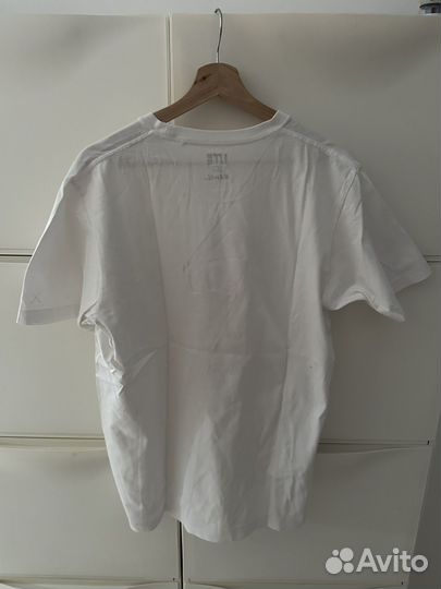 Футболка uniqlo x Kaws