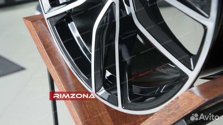 Литые диски R22 на Mercedes GLE-Class. Эфф1