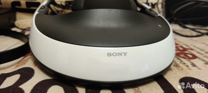 3D шлем Sony HMZ-T1