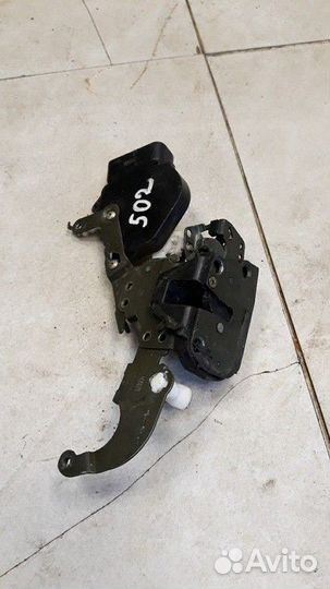 Замок двери передней левой