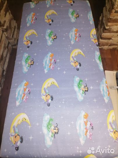 Продам детский матрасик+простынь на резинке