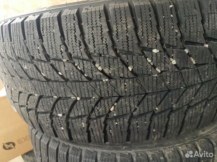 Triangle TR698 235/45 R18