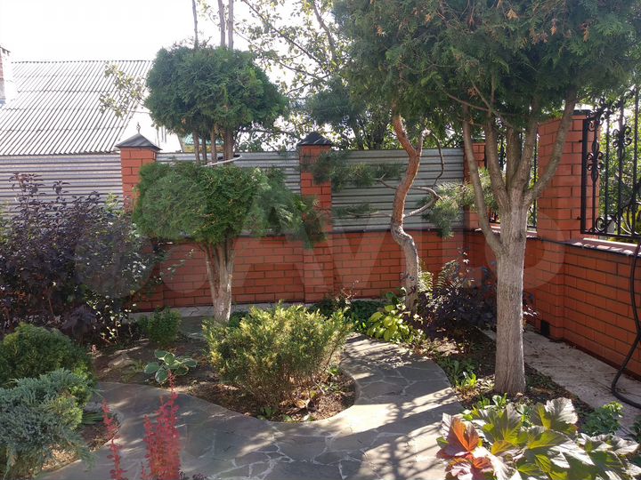 Коттедж 393 м² на участке 15 сот.