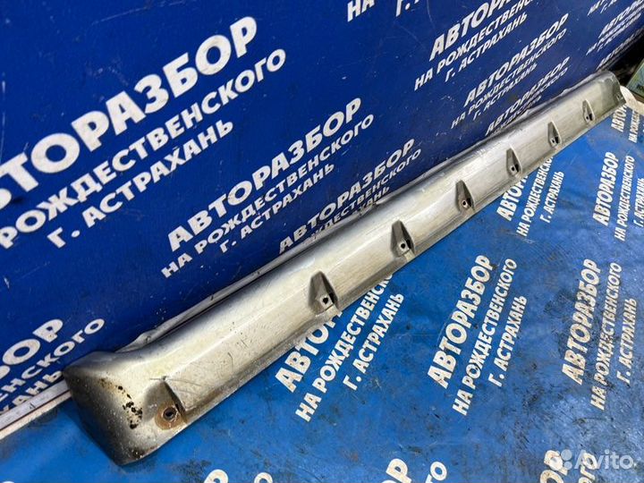 Правый пластиковый порог Mitsubishi Pajero 2