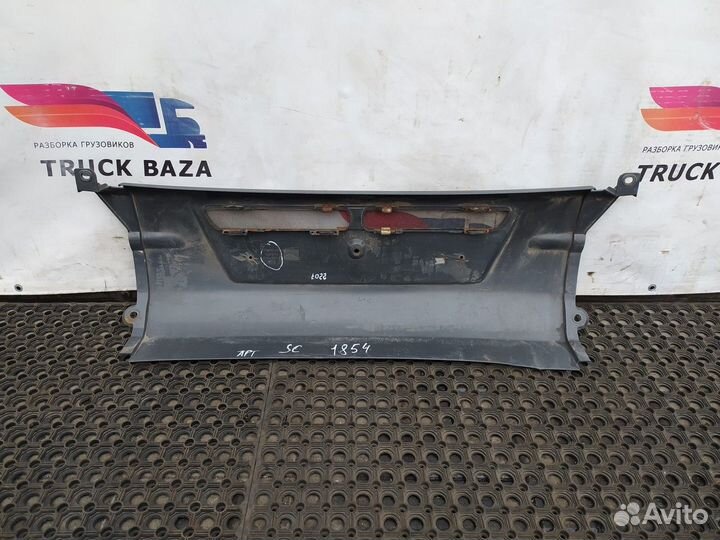 1504131 Накладка бампера центральная