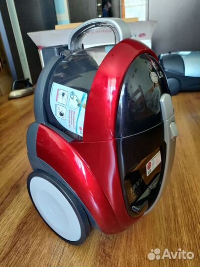 Пылесос LG VK71184HC новый