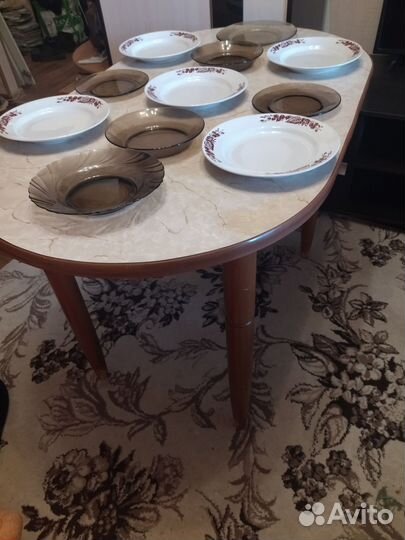 Стол кухонный круглый