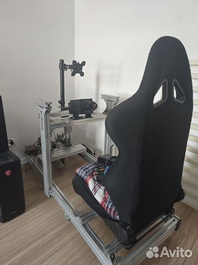 Кокпит для симрейсинга