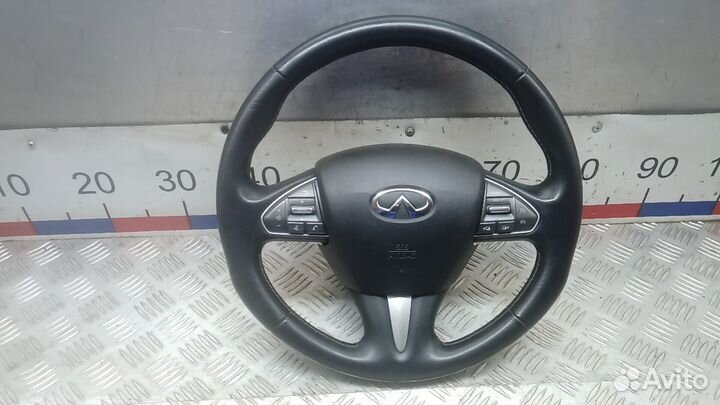 Рулевое колесо Infiniti Q50