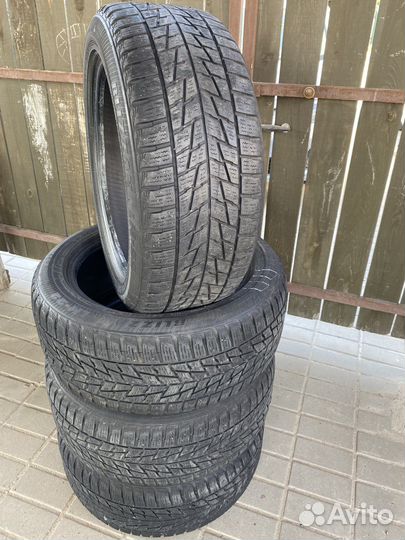 Bridgestone Blizzak LM-22 225/50 R17 94