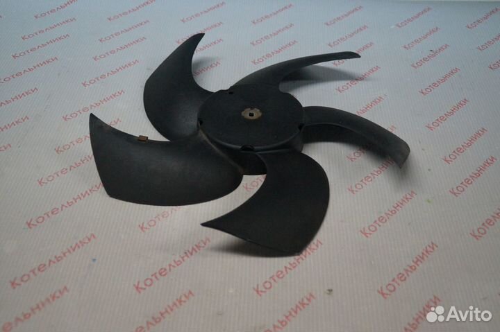 Nissan 21481-AV700 Крыльчатка вентилятора