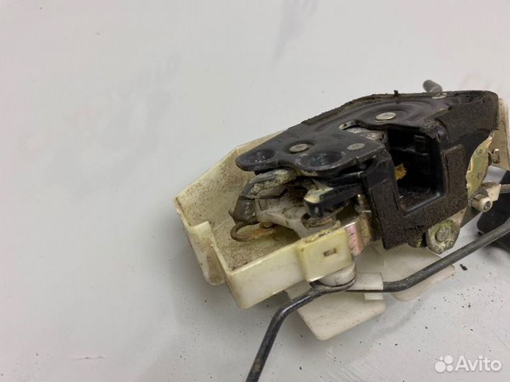 Замок двери передней левый Hyundai Sonata IV (EF)