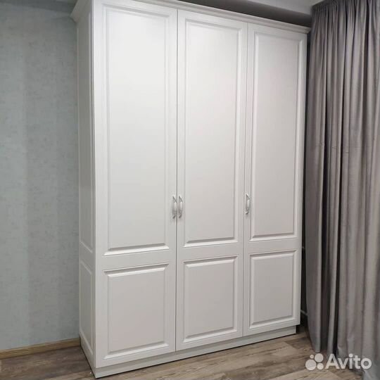 Шкаф по индивидуальным проектам высокий