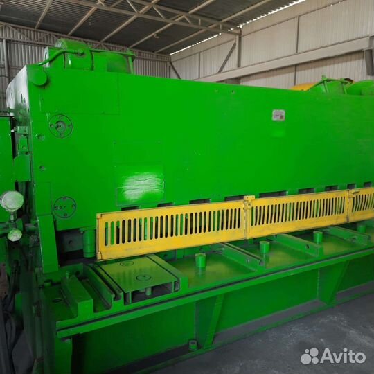 Рубка металла на гильотине