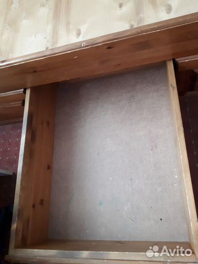 Кровать из натурального дерева