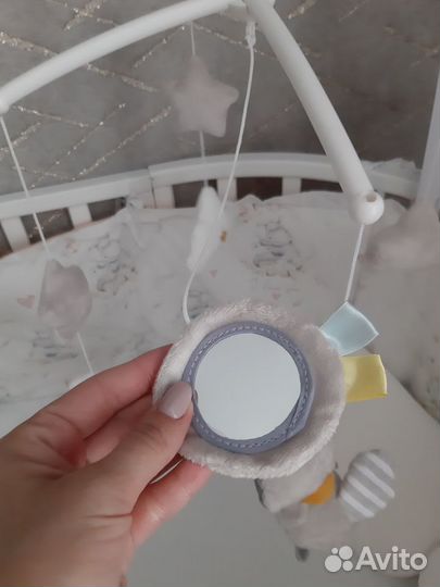 Музыкальная карусель на кроватку