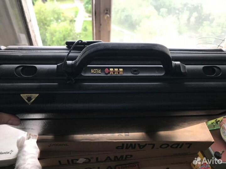 Дипломат pilon