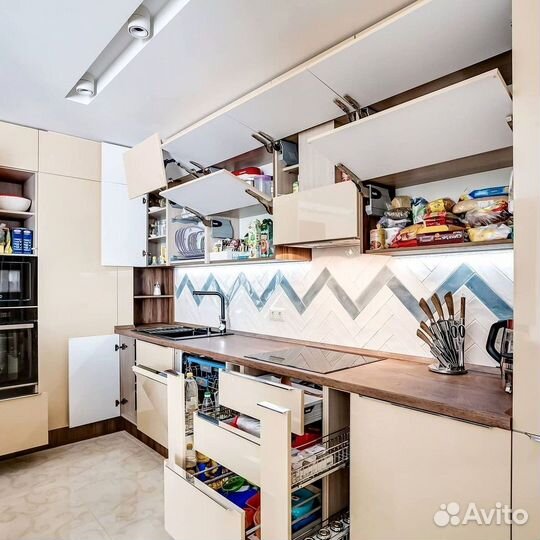 Кухня в потолок на заказ