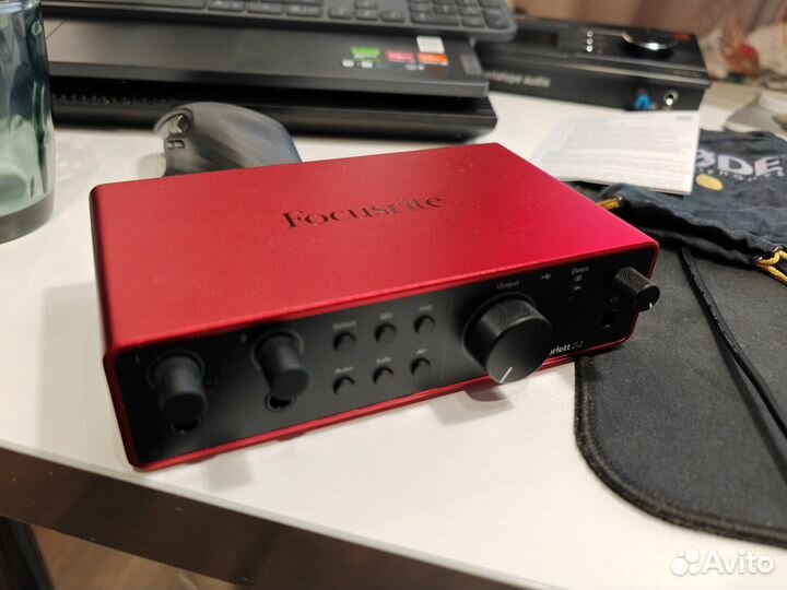 Focusrite Scarlett 2i2 studio 4 gen