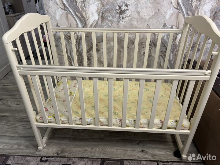 Детская кроватка