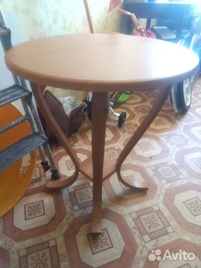 Журнальный столик