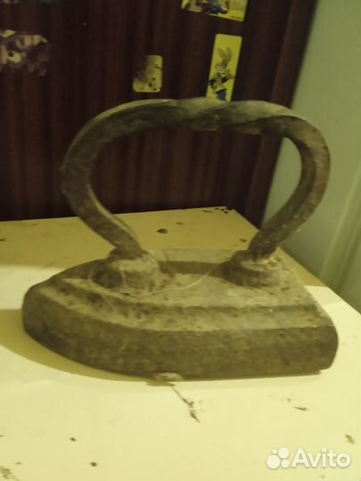 Продам антикварный утюг