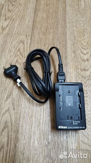 Зарядное устройство Canon LC-E10E