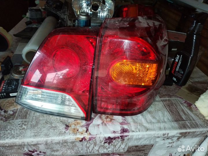 Задние фонари Toyota Land Cruiser 200