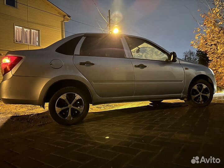 LADA Granta 1.6 МТ, 2012, 136 980 км