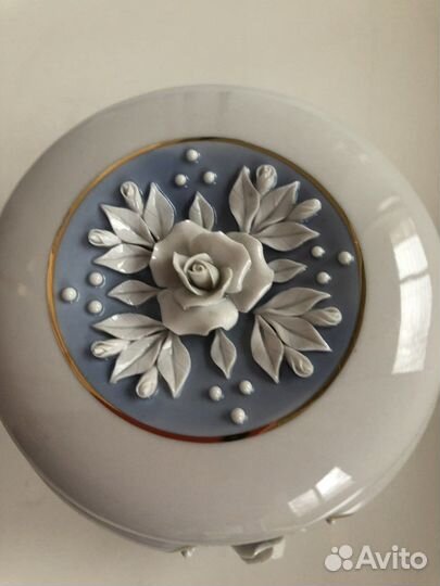 Шкатулка фарфоровая