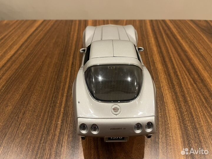 AutoArt 1/18 Chevrolet Corvette 1978