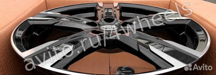 Диски на Тойота Хайлендер R19
